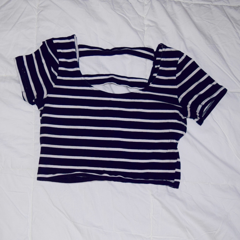Charlotte Russe Navy Striped But Out Crop Top - Picture 3 of 5